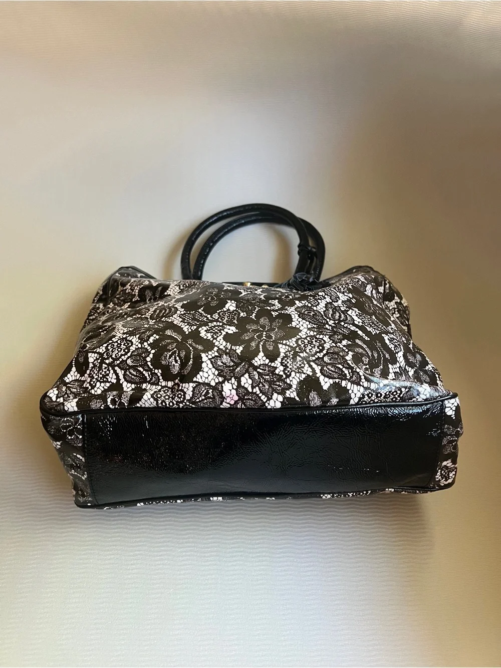 Betsey Johnson Black White Lace Print Tote Bag Gold Lock Tassel Horseshoe Charm